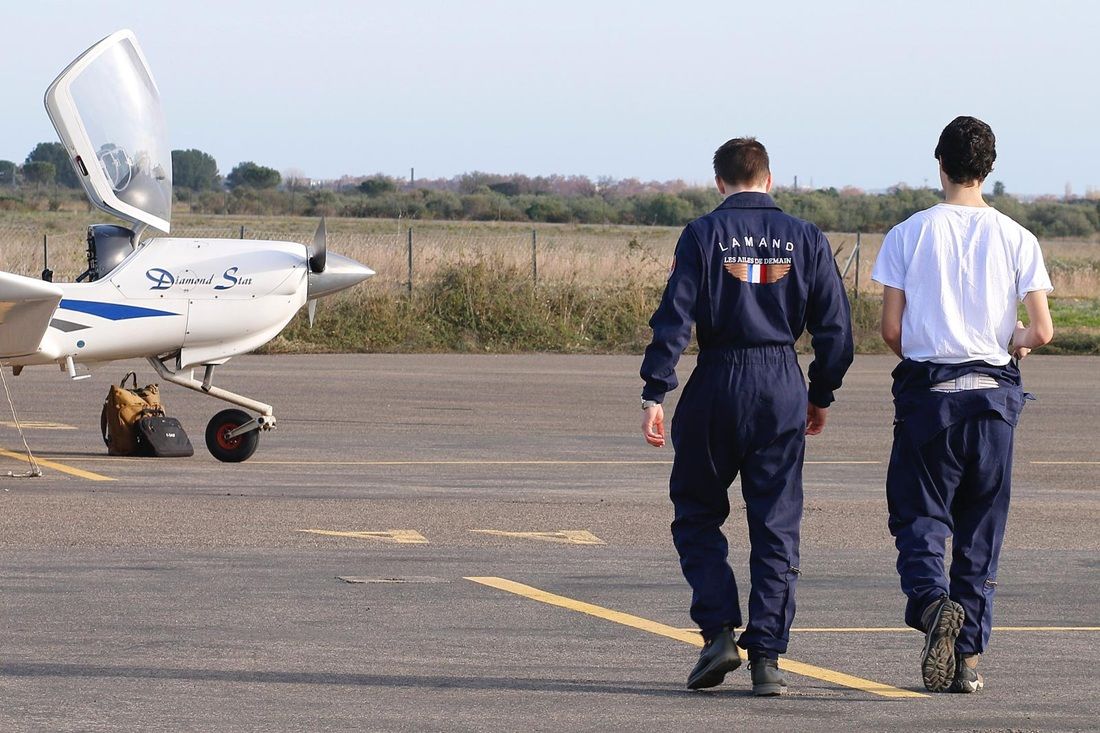 Two young French pilots – Christophe Lamand and Lenny Marcaud – made a multi-stage European flight which they hope will inspire others to take to the skies...
Read about their project 'Ailes de demain': buff.ly/IG1yisx 
#youngpilot #airsports @aeroclubfrance