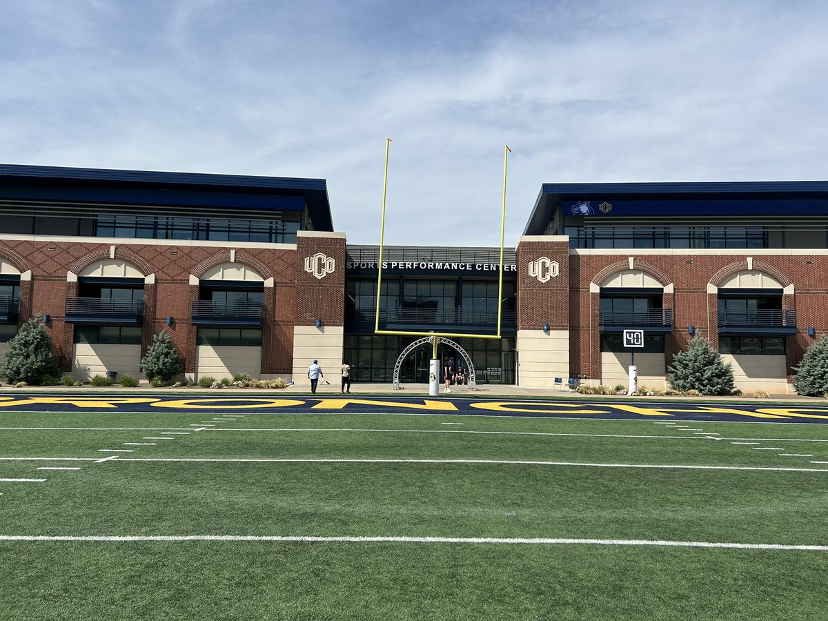 Julius Castro (@julius_castro22) on Twitter photo Had an amazing time with <a href="/ucobronchofb/">UCO Football</a> today. Loved the environment and energy they showed today! Thank you again to <a href="/Coach_TPearson/">Thomas Pearson</a> for having me out there!
#AGTG #BlessedAndGrateful Had an amazing time with <a href="/ucobronchofb/">UCO Football</a> today. Loved the environment and energy they showed today! Thank you again to <a href="/Coach_TPearson/">Thomas Pearson</a> for having me out there!
#AGTG #BlessedAndGrateful