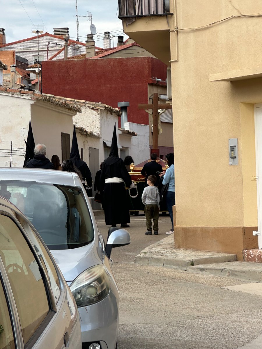 gamikace's tweet photo. What the f**k is this strange Spanish tradition? Why do those of the kkk camp at ease?

No way💀💀💀 https://t.co/bKzl4pYDP7