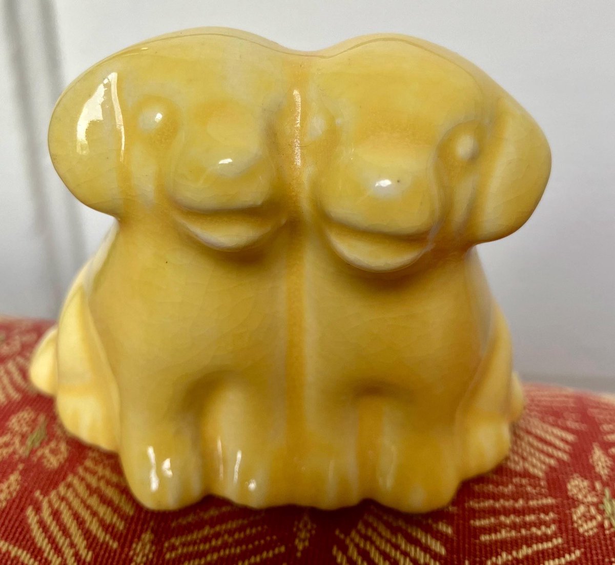 Cheerful, small pups circa 1940s would make a nice gift for yourself or a friend! Please help us find them a home with a RETWEET! vintagetrunkandart.etsy.com/listing/190502…