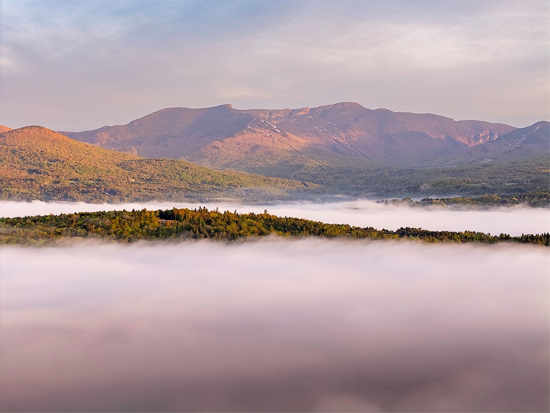 EcoSmartShades's tweet image. #FotoFriday from the stupendous @StoweBeautiful 
GAH! 😍 Marvel at this #MtMansfield majesty!
Check stowebeautiful.com! 
Ya know what's also a gorgeous sight? 
When your #energycosts go down bc of your new #EcoSmartShades!
Smart.
EcoSmart.
ecosmartshades.com
#DIY #home