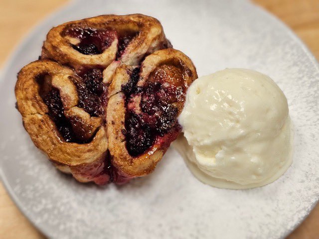 MapleTreeInn's tweet image. Chef Selections for Easter Weekend:

Blackberry Maguire
Soft and Flaky Biscuit Dough pinwheeled with Blackberries &amp;amp; Lemon Curd, then baked until golden brown; finished with Cream Cheese Ice Cream

Book Your Reservations Here:
mapletreeinnrestaurant.com

Happy Easter

Cheers!