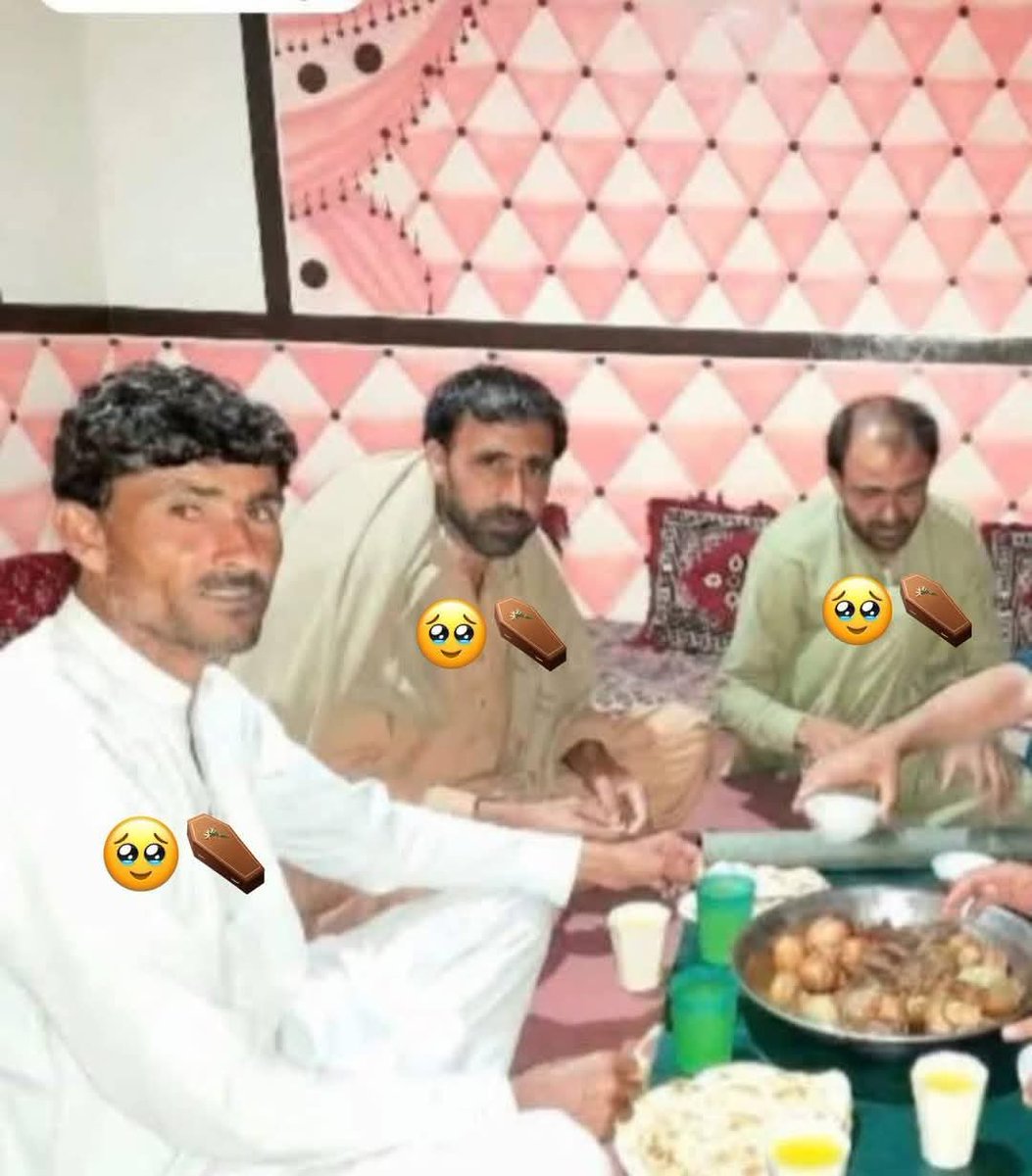 NadeemHaider09's tweet photo. گھر سے روزگار کے تلاش میں نکلے پاراچنار کے نہتے مسافر لوئر کرم کے علاقے ڈاڈ کمر میں شہید کئے گئے ہیں ۔ شہادت کے بعد لاشیں دریا میں ڈالے گئے ہیں۔
#ParachinarIsBleeding
#Parachinar https://t.co/AECmVBDYWs