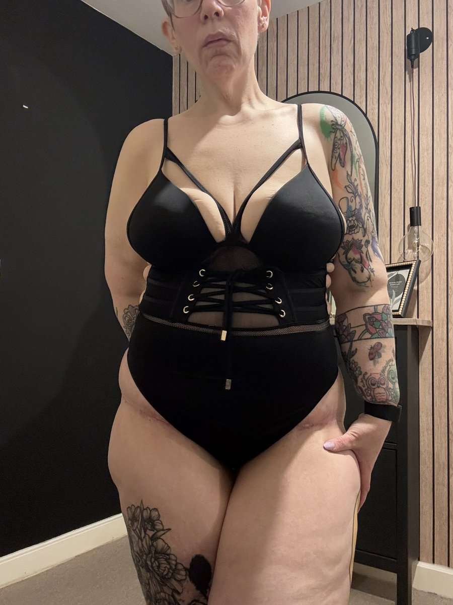 Archesofaqueen's tweet photo. Swimwear can be sexy https://t.co/oFxR4Y81kf