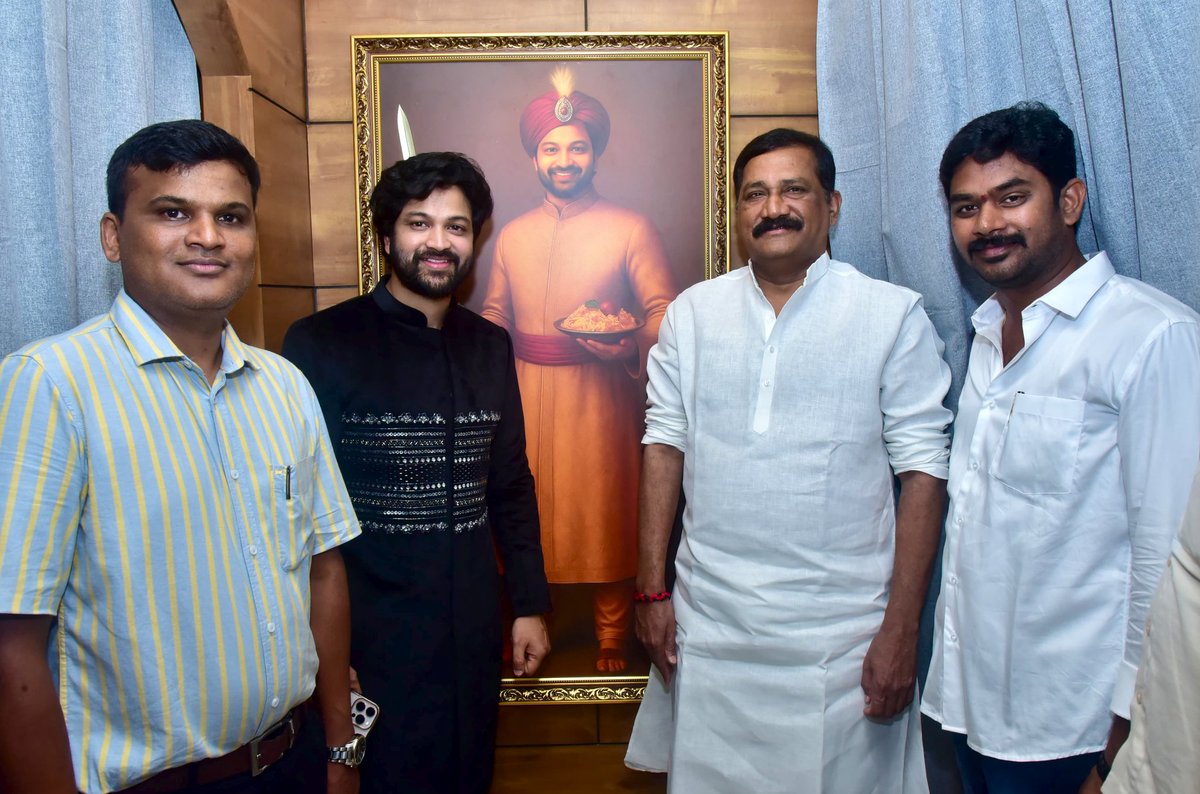 SakhariJsp's tweet photo. #Bheemili #Yendada లో "కళింగపట్నం రెస్టారెంట్" శాసనసభ్యులు శ్రీ @Ganta_Srinivasa గారి చేతుల మీదుగా ప్రారంభమైంది. ముఖ్య అతిథిలుగా విశాఖపట్నం పార్లమెంట్ సభ్యులు శ్రీ @sribharatm గారు, నటులు శ్రీ సోహైల్ గారితో పాల్గొనడం జరిగింది.
శాఖరి శ్రీనివాస్
@DrSandeepJSP
@JanaSenaParty https://t.co/QF6qF0SFce