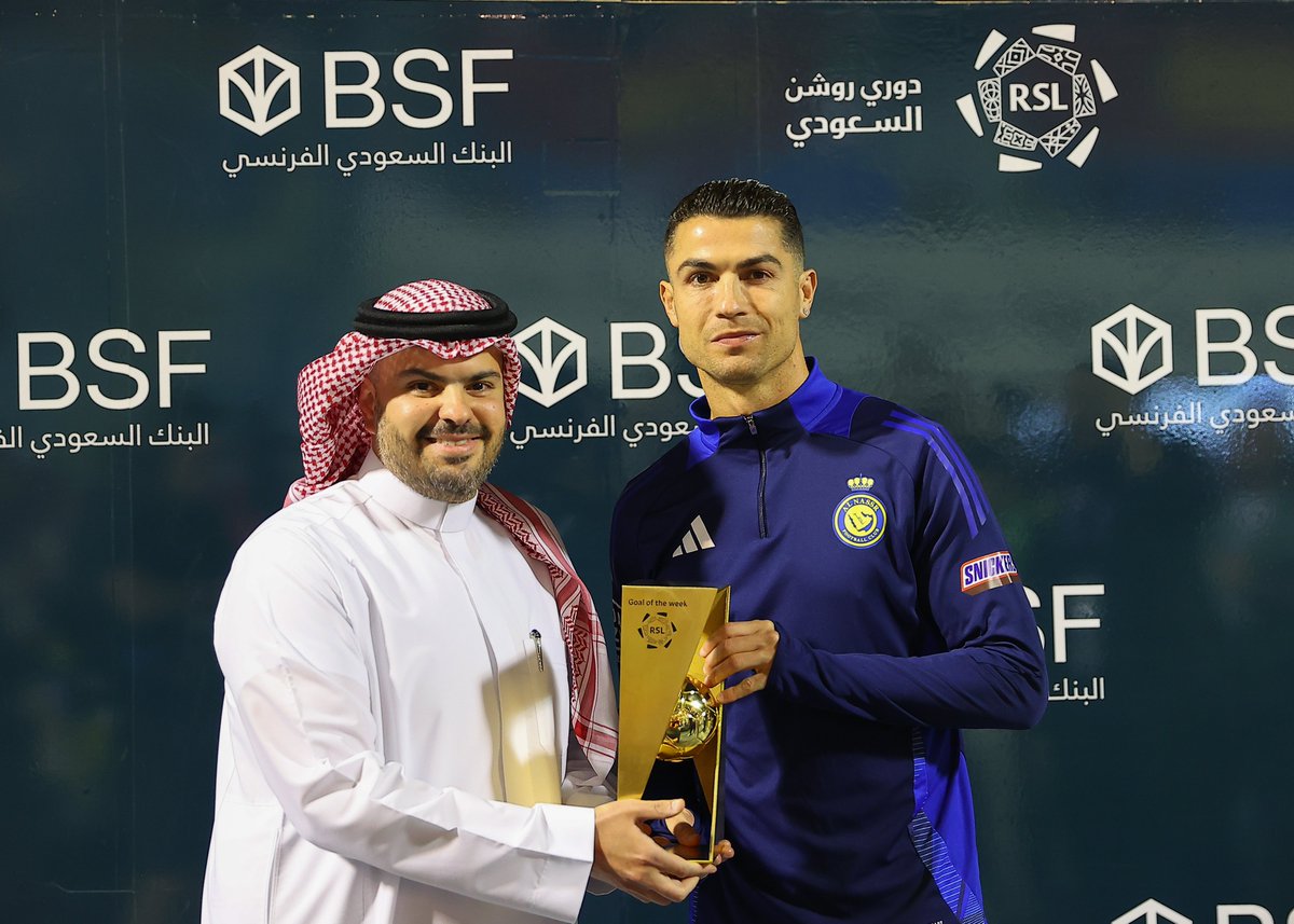 الذهب للذهب 🇵🇹

قائد نادي <a href="/AlNassrFC/">نادي النصر السعودي</a> كريستيانو رونالدو يحقق جائزة هدف الأسبوع للمرة الثالثة والمقدمة من البنك السعودي الفرنسي <a href="/BSF_sa/">BSF</a> ليفوز بالنسخة الذهبية 🏆

#هدف_الأسبوع_BSF | #دوري_روشن_السعودي