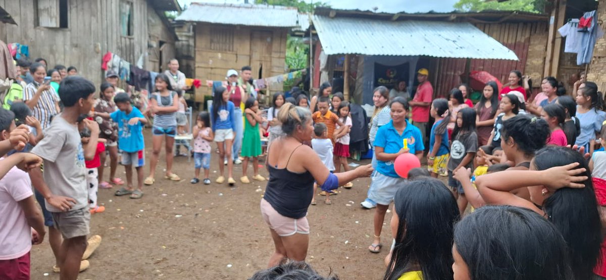 FFHMedia's tweet image. Phenomenal work by our partners at the iCare Project led by Coach Ronel, celebrating festivities with the indigenous people of Sankana in Manolo Fortich, Bukidnon. As Helen Keller once said, "Alone, we can do so little; together, we can do so much.”