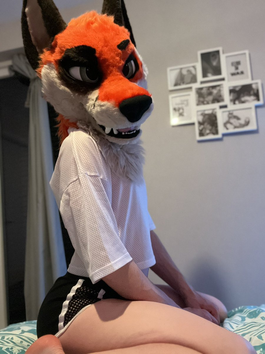 Happy #FursuitFriday 😘