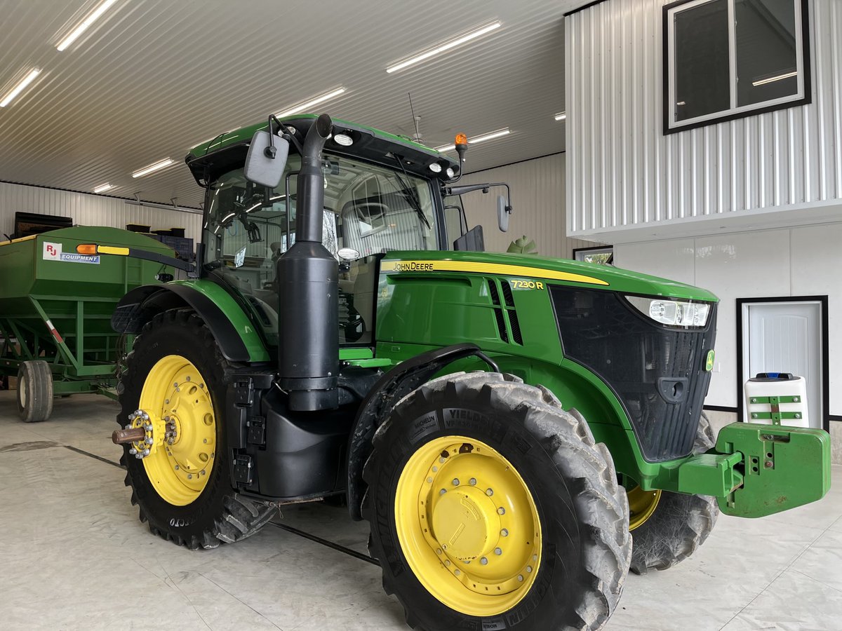 AdamJPfeffer's tweet photo. One step closer to being ready for spring, tractor washed, detailed and ceramic coated!  Looks like the day it rolled off the factory line.  New boots and ASI should put this old girl on the stretch for another 6000 hours. #plant25 https://t.co/ynYa8Ntg7d