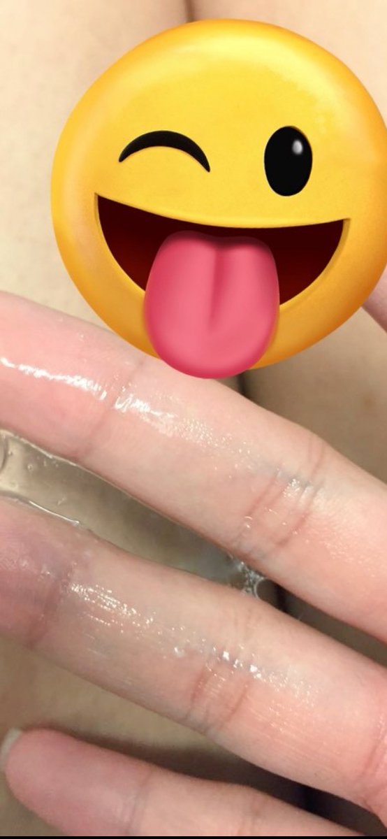 เยิ้มขนาดนี้  ไม่เย็ดหรอ