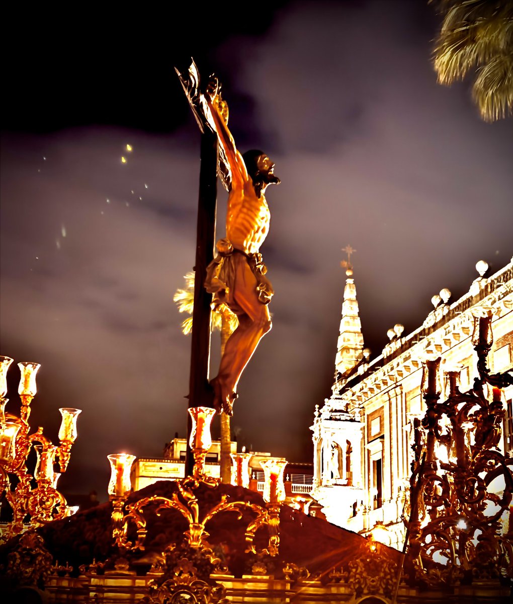 PasionDeSevilla's tweet photo. Menuda BARBARIDAD.

#SSantaSevilla25 https://t.co/0MSivMVI2G