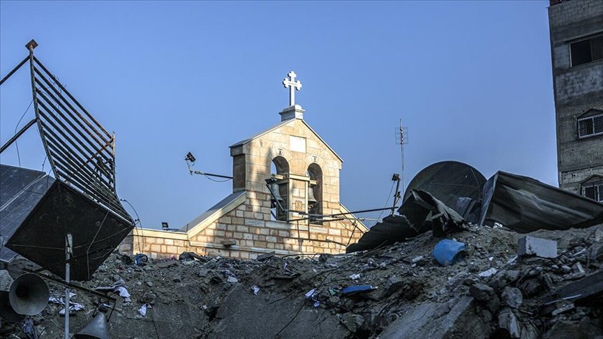 NizMhani's tweet image. The silence of Christian organisations around the world about what is being done to Christians in #Palestine is shocking.

This #Easter, #Gaza goes into its 7th week under a brutal blockade.

No food
No water
No baby formula
No medication 
No aneasthetic 
No pain relief 
No fuel
