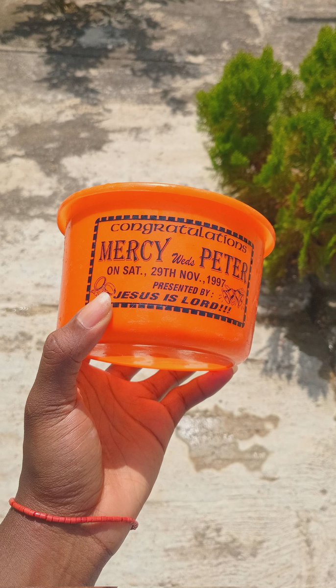 Dollar_baby_Dee's tweet image. Party jollof use to be banger inside this takeaway.