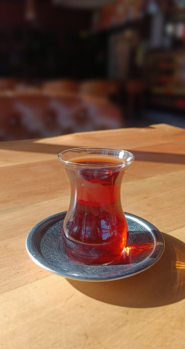 Bir yetişkin günde ortalama 15 kez gülüyormuş bir çocuk ise 400 defa 
Düşünsenize neler gitmiş hayatımızdan 

#Huzurla
#Akşamgüneşi