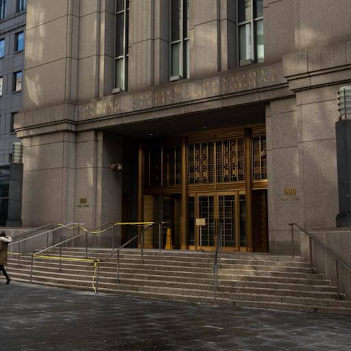 khalitabdiqadir's tweet image. 🚨 WAR CUSUB:

Aasaasaha casino-ga crypto ee Zero Edge, Richard Kim, ayaa la xiray ka dib markii lagu eedeeyay khiyaano uu ku sameeyay maalgashadayaal, isagoo si qaldan u isticmaalay $4.3M oo loo ururiyay mashruuca. 💸🎰

#CryptoScam #ZeroEdge #RichardKim #GamblingAddiction