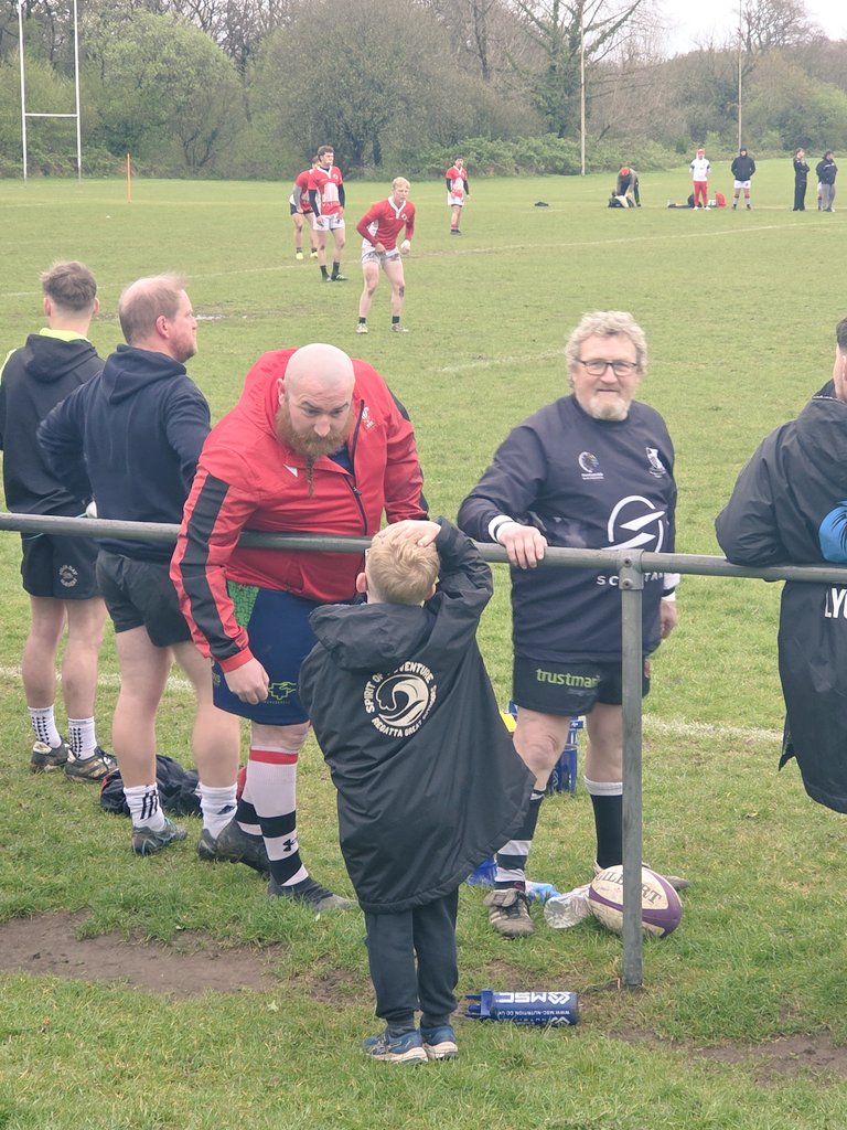 Danielle Meredith tweet media