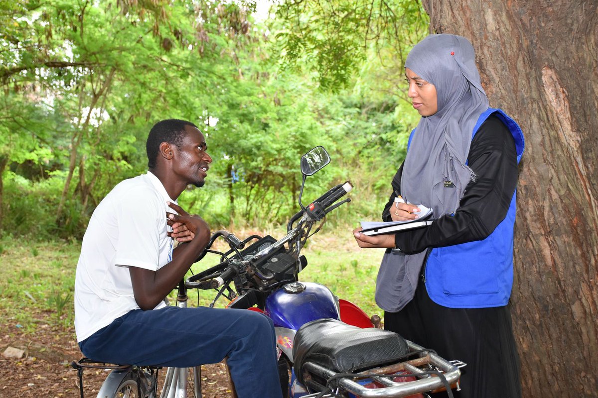 MUHURIkenya's tweet photo. a dedicated advocate, the National Police Service, and the wonderful community members themselves.  It was truly a collaborative effort and we thank everyone who took part in this activity where we took justice to the people 😊. 
@UNDPKenya  @EUinKenya 
#humanrights #PLEADII
3/ https://t.co/zDcW6D5NVc