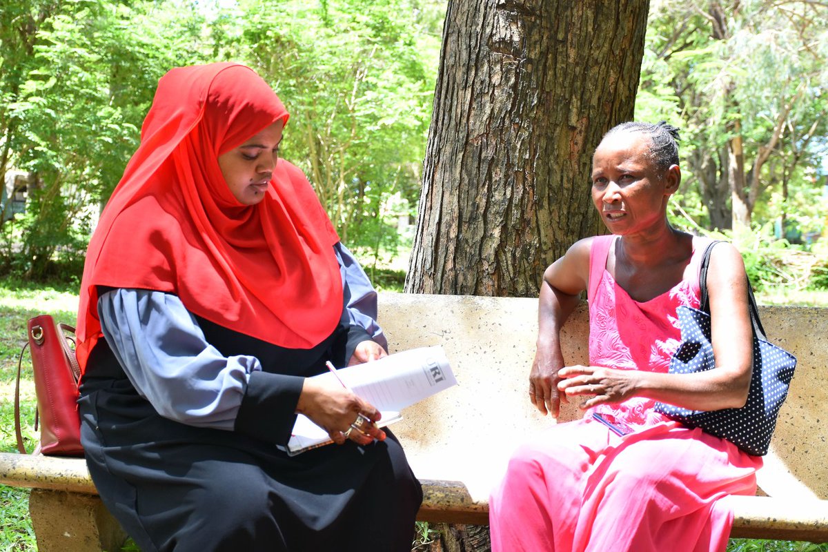 MUHURIkenya's tweet photo. a dedicated advocate, the National Police Service, and the wonderful community members themselves.  It was truly a collaborative effort and we thank everyone who took part in this activity where we took justice to the people 😊. 
@UNDPKenya  @EUinKenya 
#humanrights #PLEADII
3/ https://t.co/zDcW6D5NVc