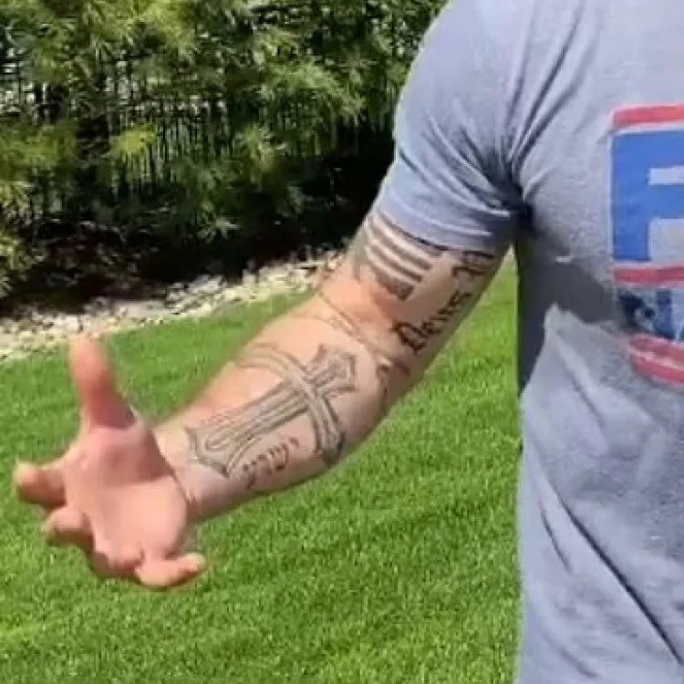 JustTheFacts_68's tweet image. Hey MAGA, this guy has tattoos, he must be an MS-13 gang member, right?