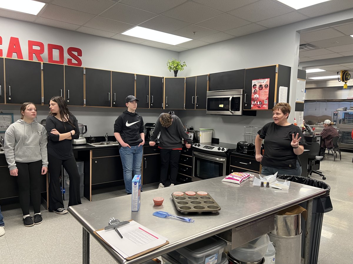 8th graders were invited to the high school today for CTE Pathway tours! The incoming freshmen learned about the different offerings and opportunities available at TCHS. 

Expect greatness from Taylor County Academics! 

#tcpride #tchs #expectgreatness