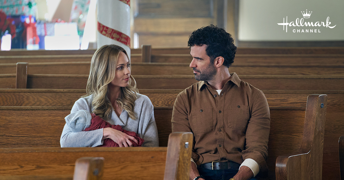 hallmarkchannel's tweet photo. In the @DaySpring original movie #MiracleInBethlehemPA, stranded new mother Mary Ann finds herself staying with an innkeeper’s brother, who may be the miracle she didn’t know she needed. 🎄

Watch #MiracleInBethlehemPA tonight at 6/5c, then catch the premiere of the all new @DaySpring original movie #JourneyToYou Saturday at 8/7c. You can also stream Journey to You the next day on @HallmarkPlus. @BenjaminAyres @Vandiekins22