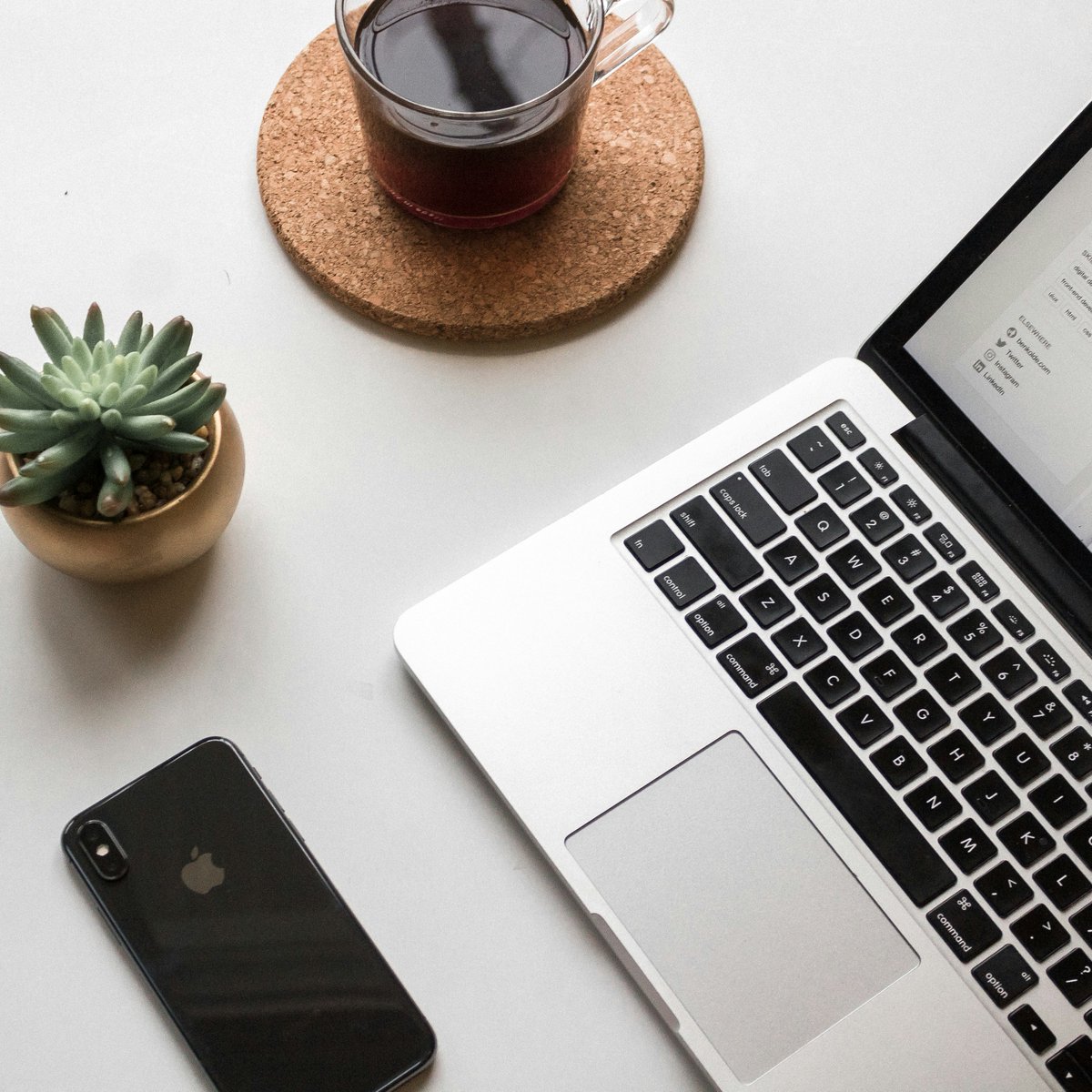 MarkPerkin33134's tweet image. 🌟 Are you a blogger looking to level up your content game? 🚀 Share your top tip for creating engaging blog posts! 💡 Let's inspire each other! ✨ #BloggerTips #ContentCreators 📝