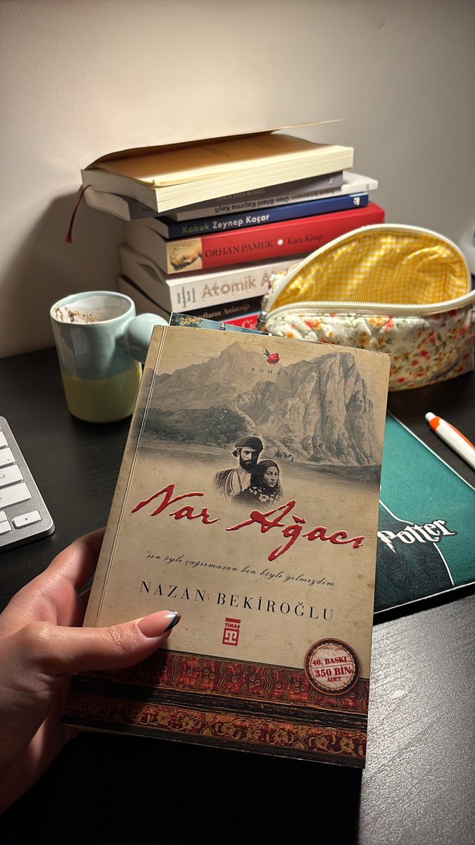 İki günde 200 sayfa 🥲 <a href="/fatmabetulguler/">Fatma Betül Güler Çetinkaya</a>  'in önerdiği ve sevmediğim kitap yok desem🙂‍↔️