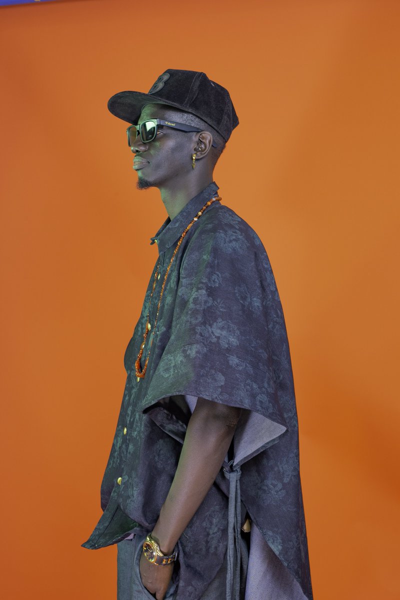 BigDatX2's tweet photo. Tenue sur mesure ➕ Shooting pro: l’alliance parfaite par @_afrikam_ 

Tolof Tolof toujours en boucle sur YouTube 👉 https://t.co/lLC9Tm5Dgd

#BigDatX #Afrikam #TolofTolofViral https://t.co/UuvyH0t1cN