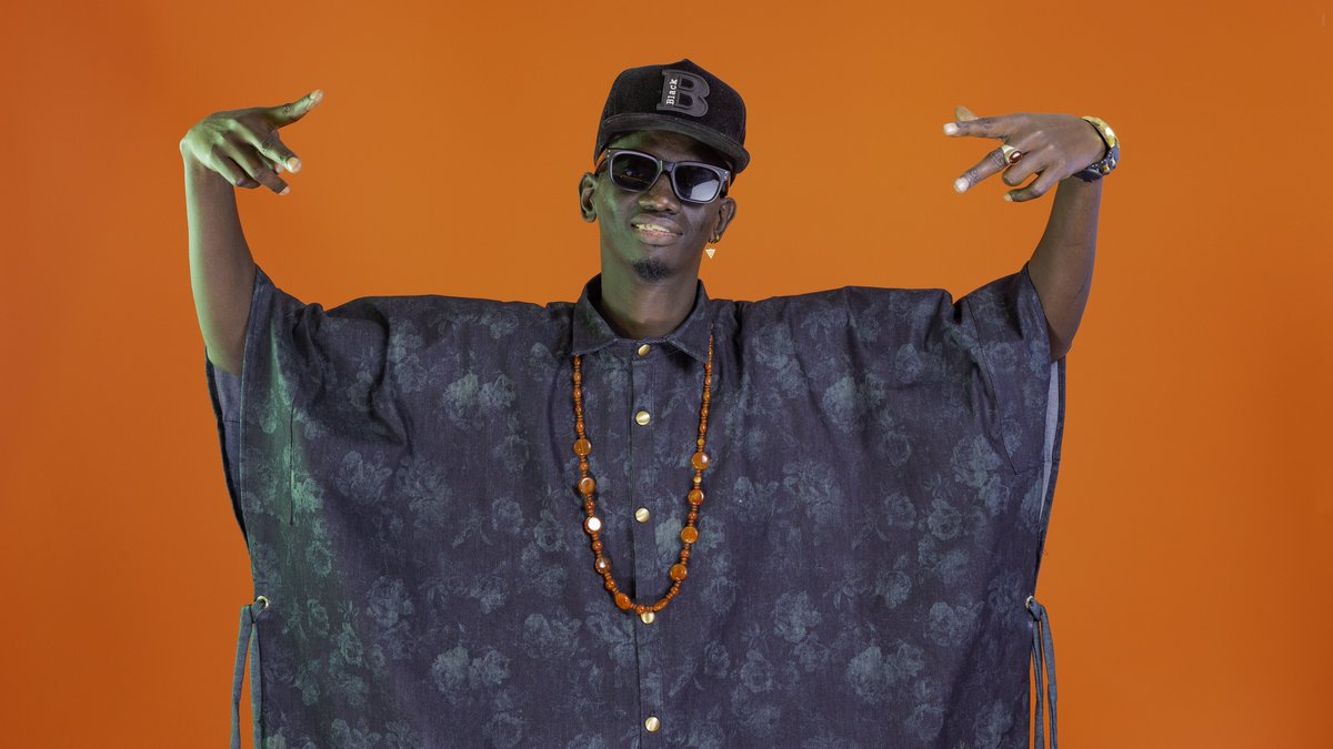 BigDatX2's tweet photo. Tenue sur mesure ➕ Shooting pro: l’alliance parfaite par @_afrikam_ 

Tolof Tolof toujours en boucle sur YouTube 👉 https://t.co/lLC9Tm5Dgd

#BigDatX #Afrikam #TolofTolofViral https://t.co/UuvyH0t1cN