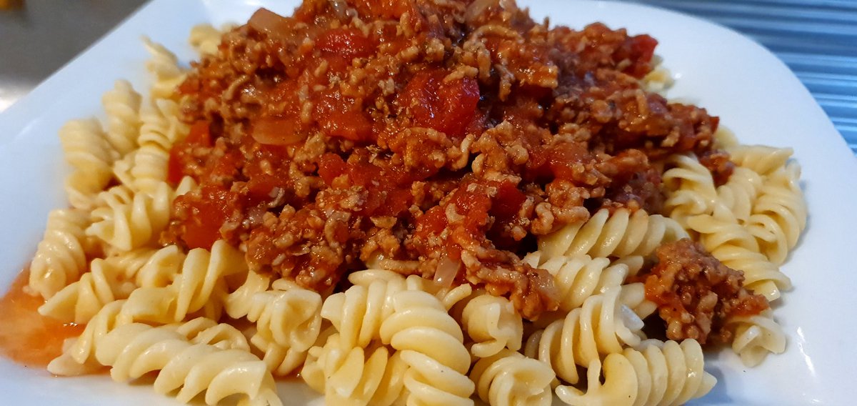 BenjaminvdWerf's tweet photo. #Essen #Nudeln #Bolognese https://t.co/pgtPDxh3wb