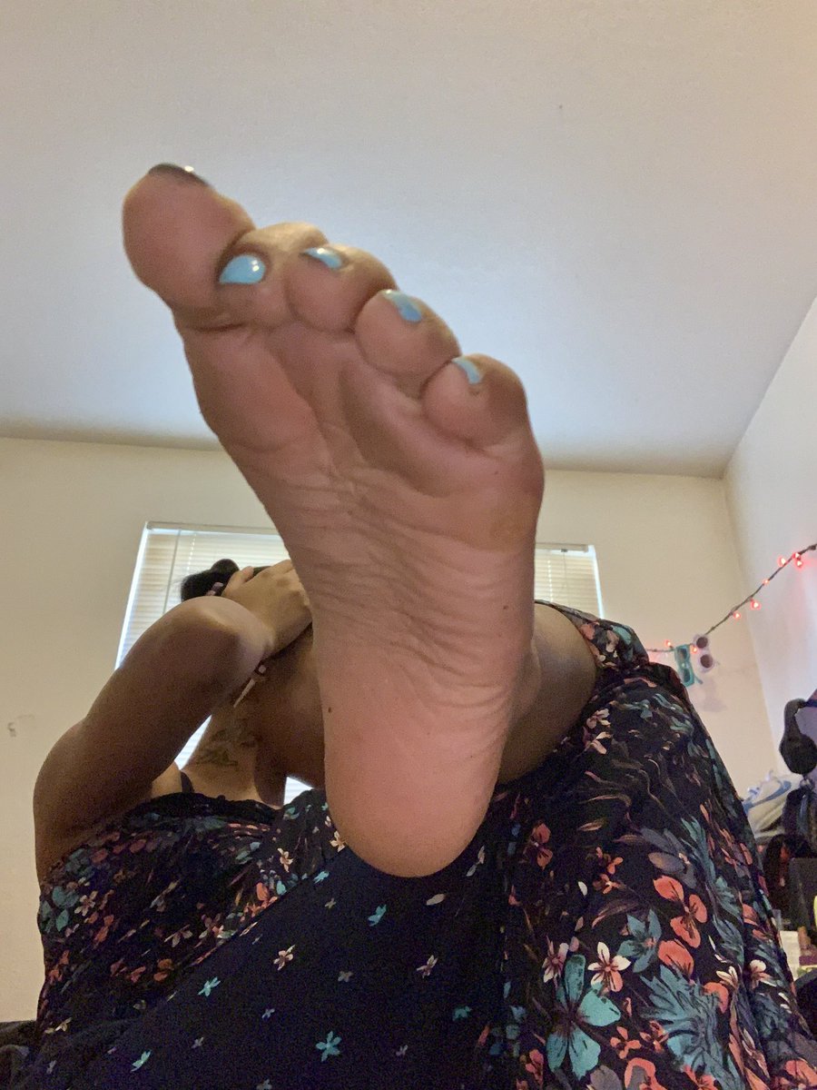 BigCece23's tweet photo. Smell em🤭🐽

🦶
Findom pay pig cash slave feet worship ball busting bratty domme https://t.co/4QXJP48M4o