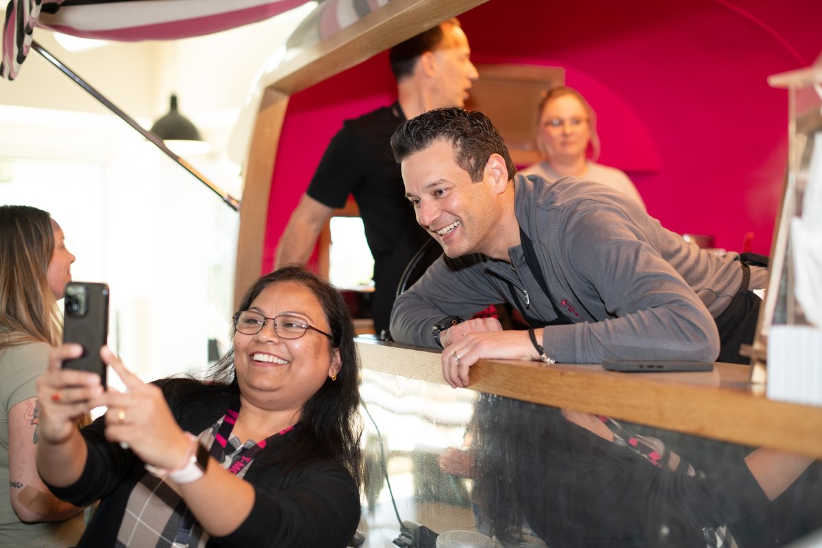 Yesterday was sweet! 🍦 

I had a great time serving frozen yogurt to <a href="/TMobile/">T-Mobile</a> employees in Bellevue to benefit @marysplacewa, one of my favorite non-profits. Thank you to all who stopped by to support a great cause!