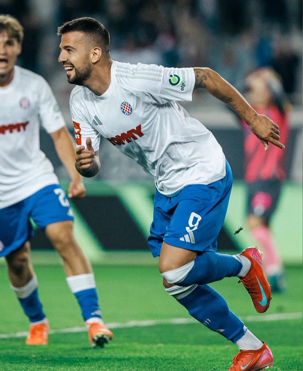 šef master tweet media