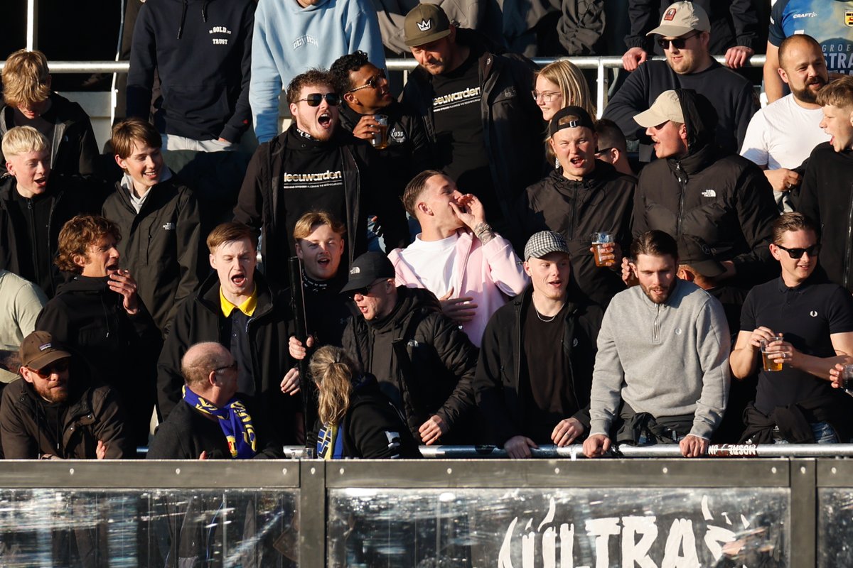 SCCambuurLwd's tweet image. Bryant in het uitvak ✊

#HELCAM