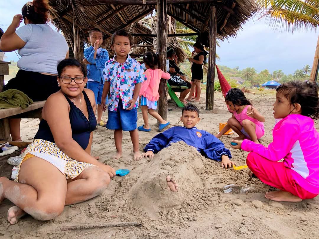 adiarionic's tweet photo. 🏝 Bluff Beach te espera con sabor
y alegría 😎
🏖 Disfrutá de un paraíso lleno de buena vibra, gastronomía deliciosa y momentos inolvidables junto a tu familia.🦐🏊♂️
#BluffBeach
#verano2025
#turismonicaragua
#EscapadaPerfecta
#MomentosEnFamilia https://t.co/RzMbkfzsqu