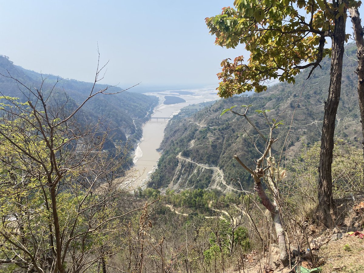 During the visit to ongoing investigation at Sapt Kosi dam site, captured this image which clearly depicts the flood problem from Kosi river. As soon as it emanates from valley, its spread can be seen below Chatra.