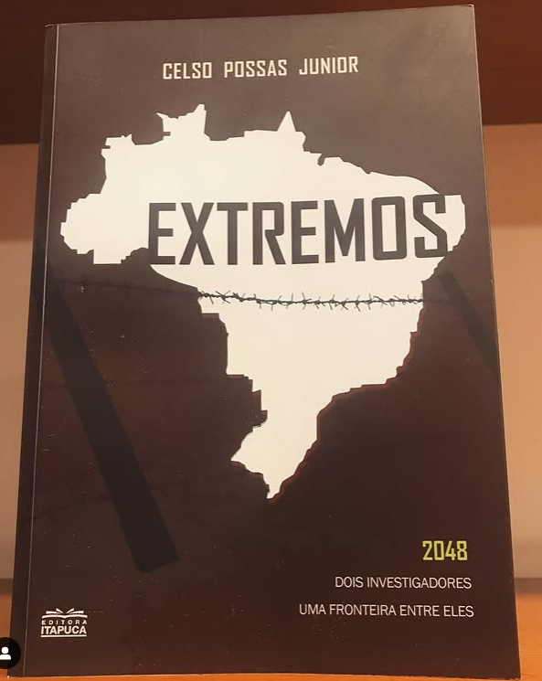 “Extremos”, de <a href="/celsopossasjr/">celso possas junior</a>!

Uma atriz famosa é sequestrada em Joinville. Um ministro morre de forma misteriosa em Salvador.

Um terrível atentado acontece no momento em que os países parecem finalmente dialogar para a cooperação econômica.

Segue o 🧶