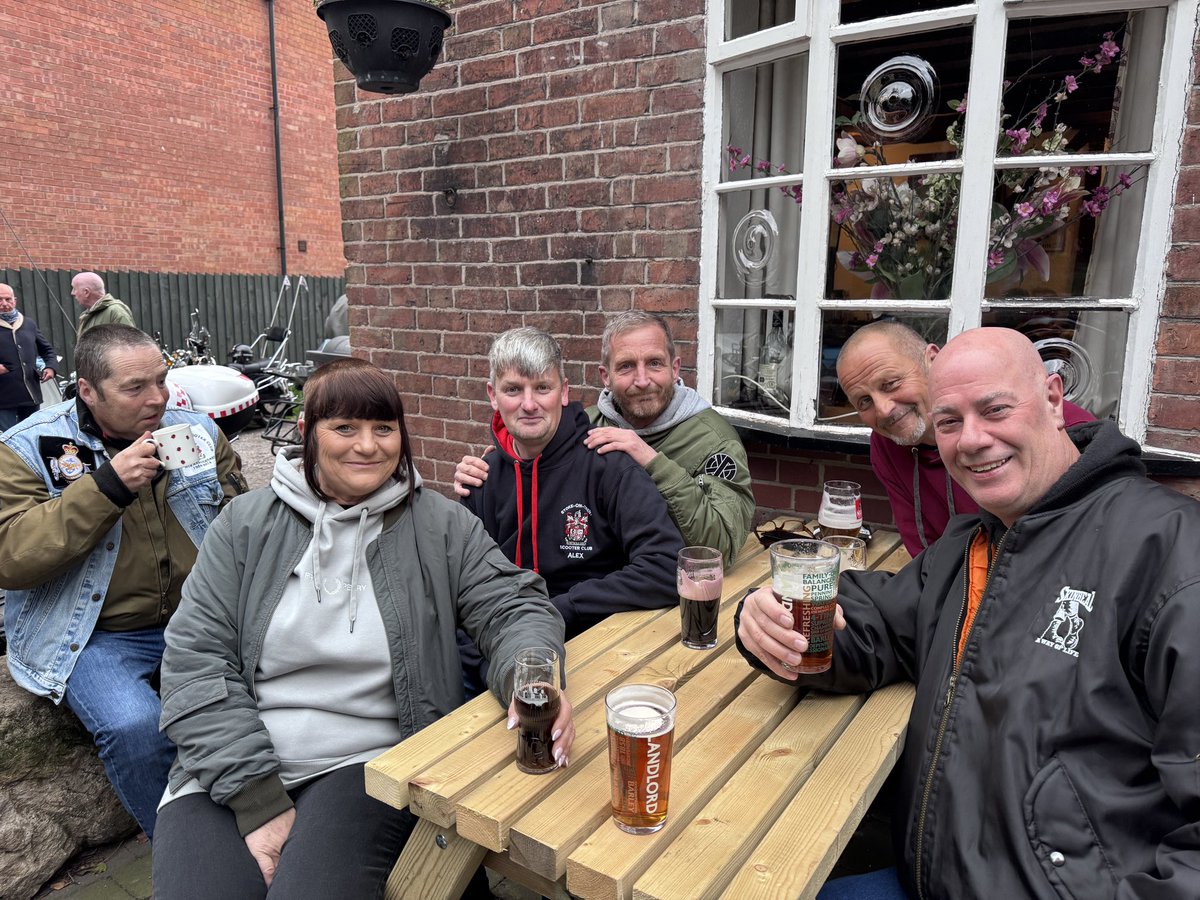 Res Lion Checkley last nights meet up venue 👍🛵🛵