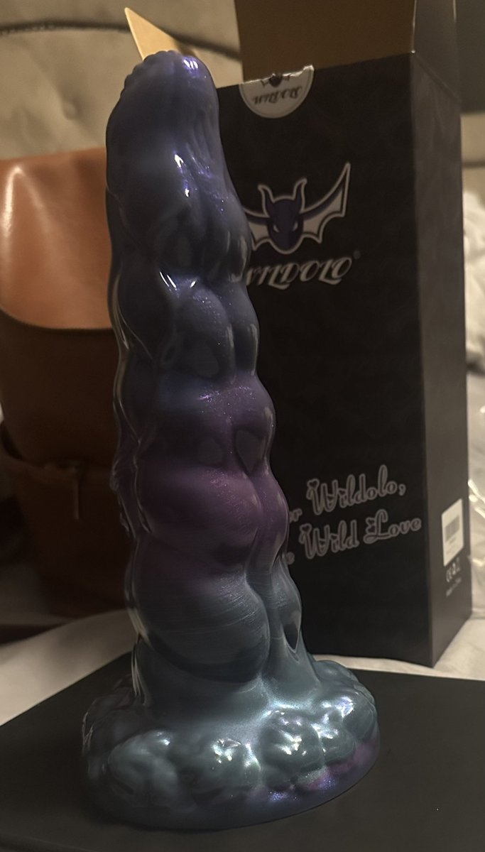 MissHufflepuff8's tweet photo. @MarrySextoys02 OMG ! Look at my new toy! It’s huge and has a gorgeous color. I’m in love 💦💦💦 https://t.co/Amvh7BAiAk