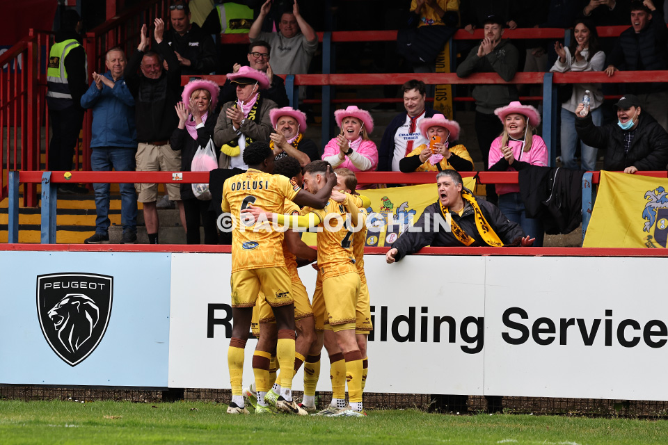1-0: <a href="/lewissimper_/">Lewis Simper</a> gives <a href="/suttonunited/">Sutton United</a> a first half lead at Aldershot with another finish from outside of the box:
