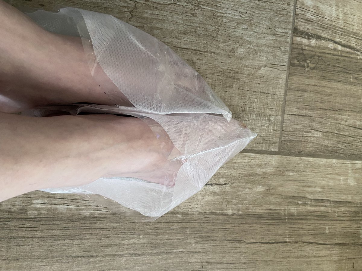 Treating my feet to a spa at home.
Hopefully they’ll feel soft afterwards!