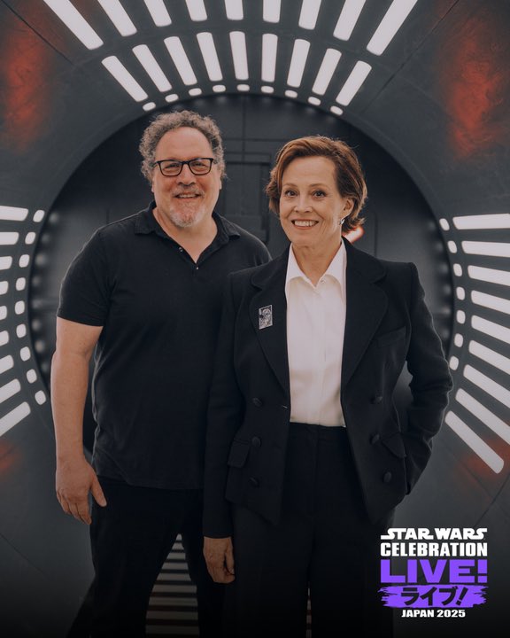Movie_Icons's tweet photo. Sigourney Weaver being part of Alien , Ghostbusters, Avatar , Star Trek and now Star Wars franchise makes officially a LEGEND of universe! 

#StarWarsCelebration #mandalorianandgrogu https://t.co/mvudNsiO9D