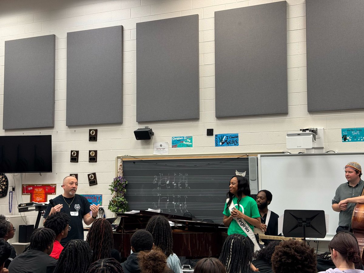 Woodside_Band's tweet image. We were so happy to have Miss Virginia 2024, Carlehr Swanson and her band perform for our students today. Ms. Swanson’s community service initiative is using music to bring people together. What a way to close out a great week!
#nnpsproud
#NNPSArts