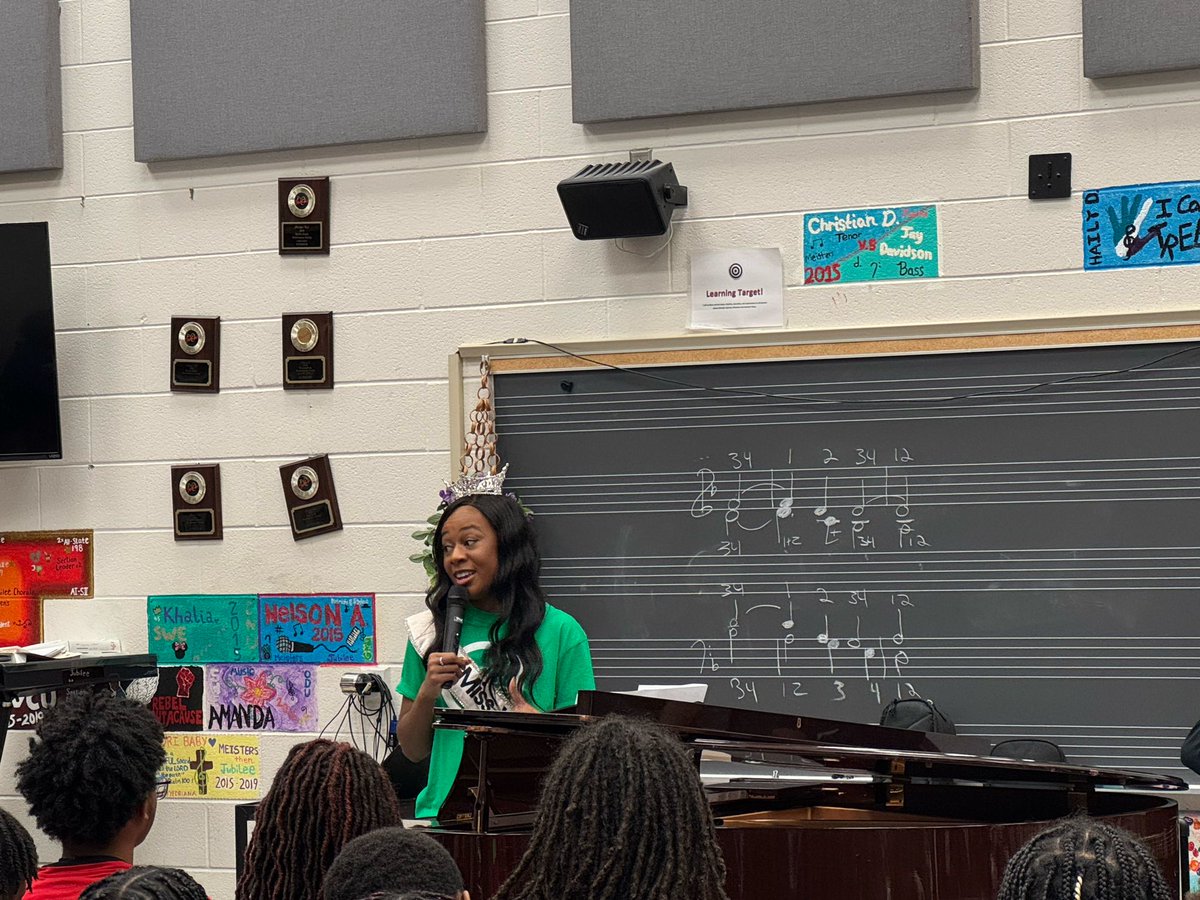 Woodside_Band's tweet image. We were so happy to have Miss Virginia 2024, Carlehr Swanson and her band perform for our students today. Ms. Swanson’s community service initiative is using music to bring people together. What a way to close out a great week!
#nnpsproud
#NNPSArts