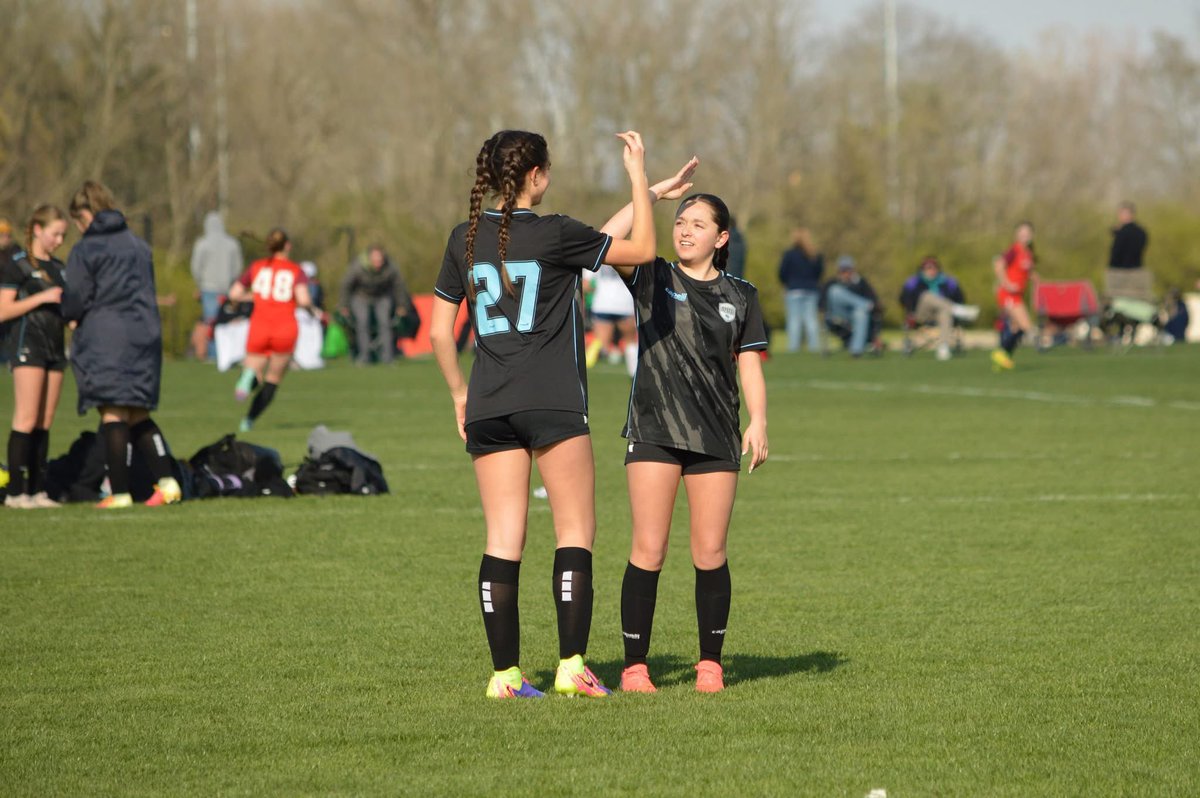 NorthernSteel_'s tweet photo. Relive some moments from 2010G Legacy and their successful weekend at the Blue Chip Showcase in Cincinnati! 📸 ⚽️
𝘗𝘩𝘰𝘵𝘰𝘴 𝘵𝘢𝘬𝘦𝘯 𝘣𝘺: 𝘈𝘮𝘢𝘯𝘥𝘢 𝘔𝘢𝘤𝘬𝘢𝘭𝘪𝘤𝘢
#NorthernSteel #SteelProud #SteelStyle #2010GLegacy #BlueChipShowcase https://t.co/8yLuqM4dUU