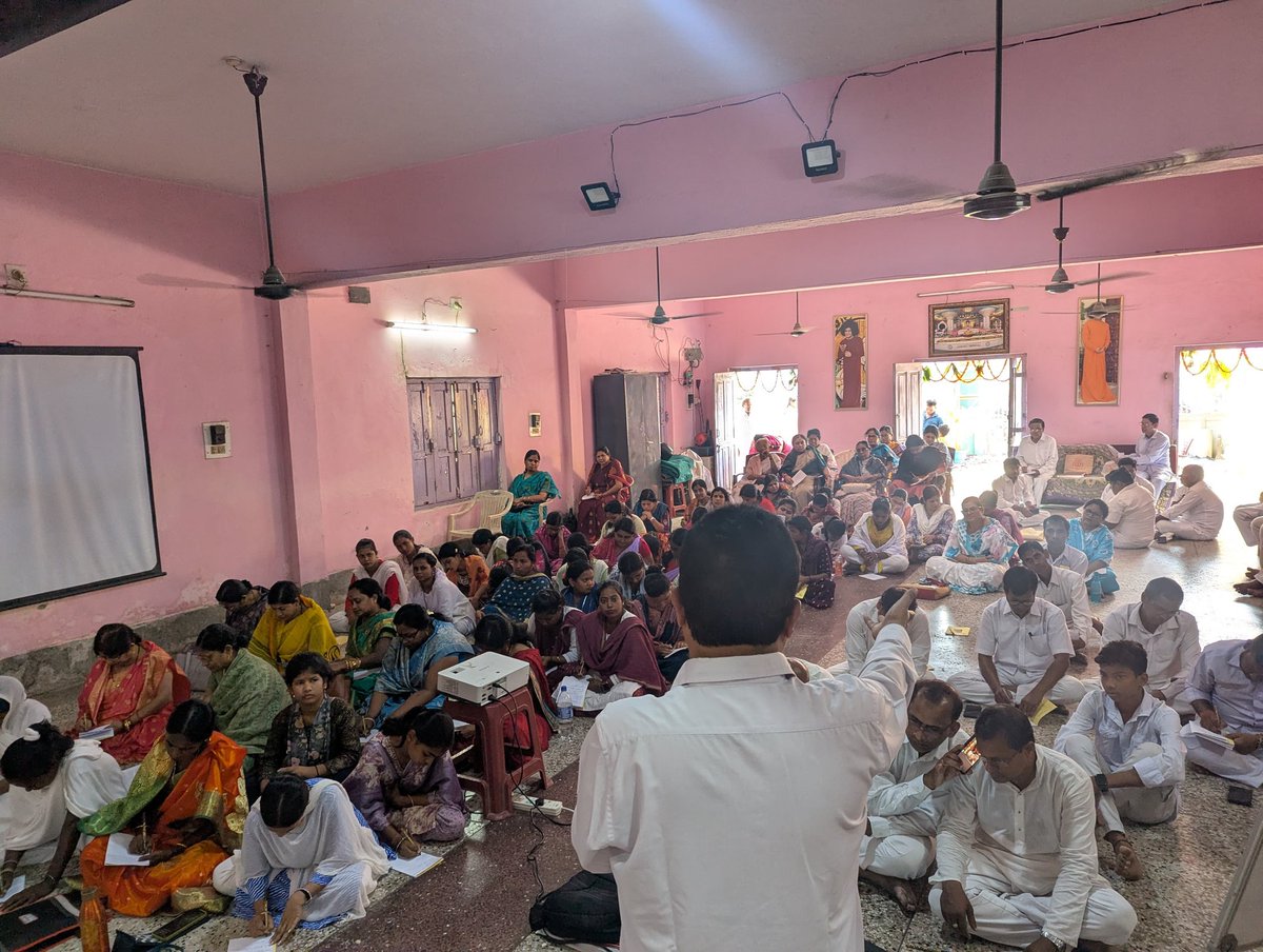 sathyasaiodisha's tweet photo. Loving Sairam..
With the blessings of Sri Sathya Sai Baba, the District-level Balvikash Guru Training Programme for Cuttack District was successfully organized on 13th April 2025.A total of 97 Gurus participated with great enthusiasm.
#gurutraining
#Balvikash
#Cuttack
-Media Team https://t.co/ings8JZbYN