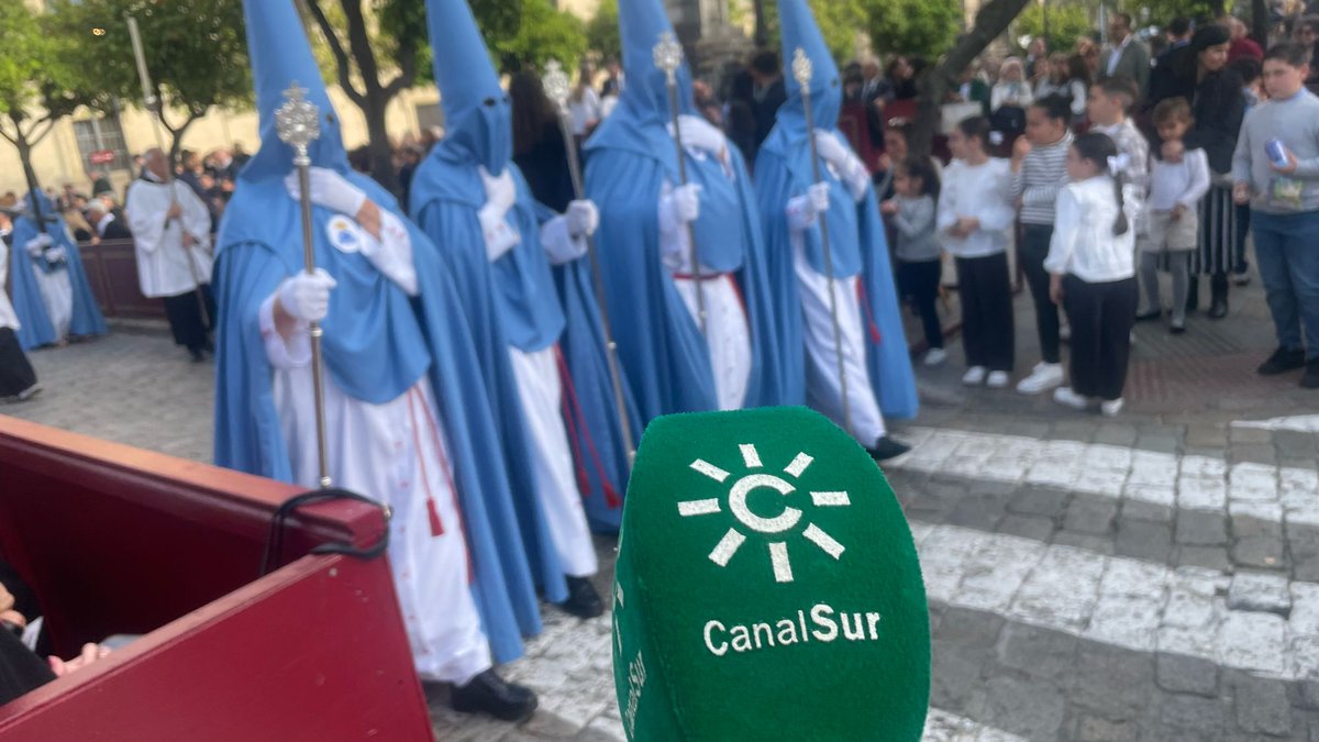 📻 ¡Estamos en directo!
Sigue el Viernes Santo de 2025 en Canal Sur Radio Jerez
📡 99.0 FM | 🔊 canalsur.es/radio_directo-…
#EstaciónDePenitencia #SSantaJerez25