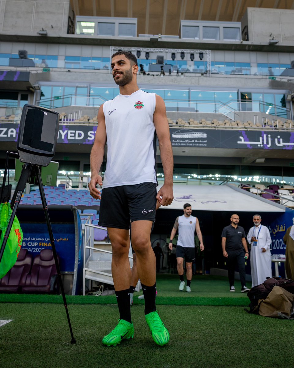 ShAlAhliFC's tweet photo. 📸 | تدريبات الفرسان 🔴

#القوة_الحمراء 
#العين_حمراء https://t.co/3D8sXEBVfi
