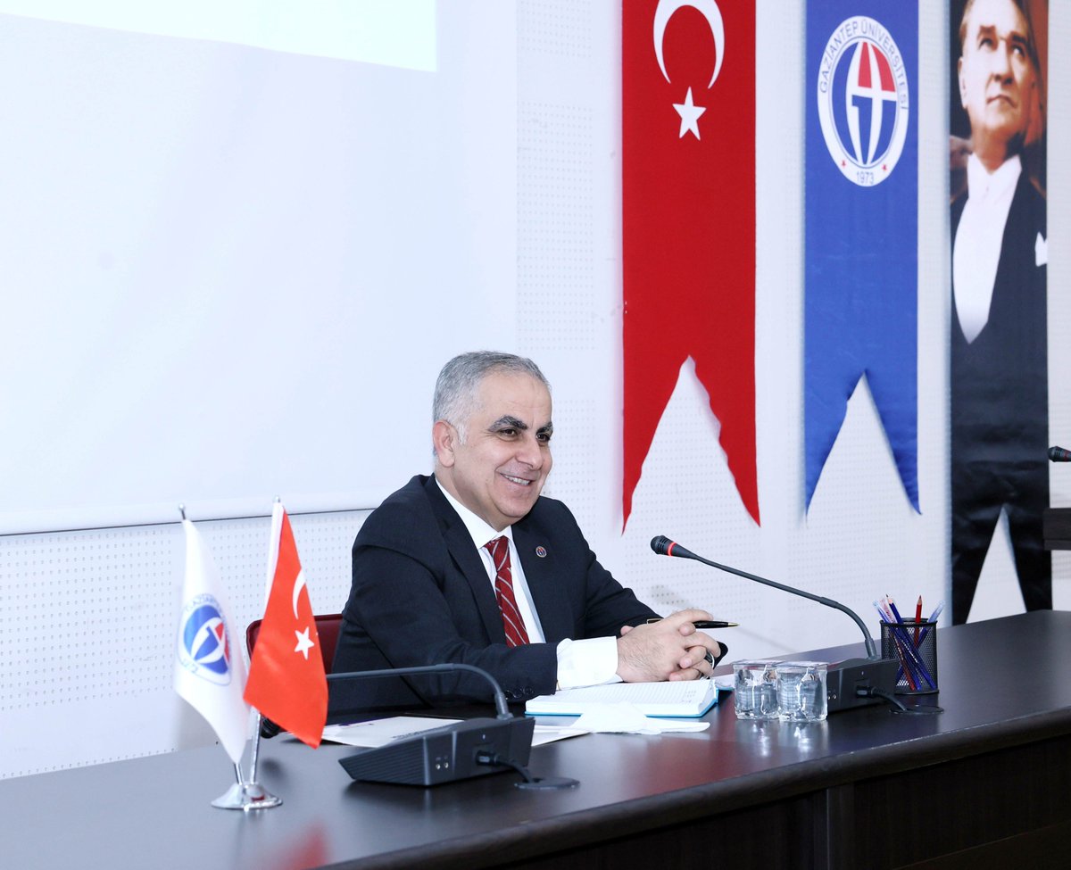 gaziantepUniv's tweet photo. GAÜN REKTÖRÜ DOĞAN’DAN KAMPÜSTE SPOR FESTİVALİ MÜJDESİ 💫

Rektör @SaitMesutDogan, Spor Bilimleri Fakültesi’nde düzenlenen akademik kurul toplantısında, geleneksel Türk sporlarının da yer alacağı kapsamlı bir spor festivali düzenleyeceklerini duyurdu.

🔗https://t.co/Llz2K9jQiV https://t.co/kLUCZihpjL