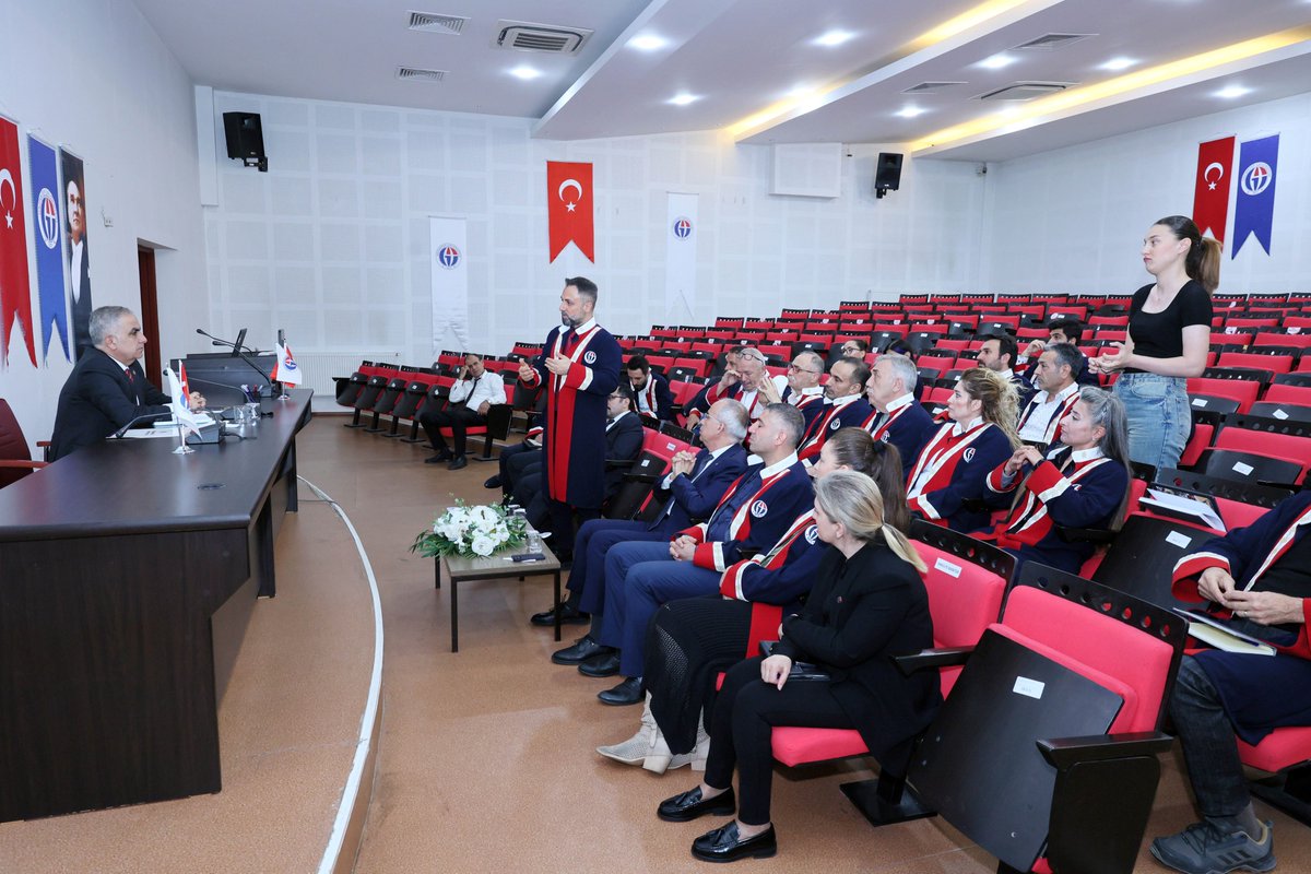 gaziantepUniv's tweet photo. GAÜN REKTÖRÜ DOĞAN’DAN KAMPÜSTE SPOR FESTİVALİ MÜJDESİ 💫

Rektör @SaitMesutDogan, Spor Bilimleri Fakültesi’nde düzenlenen akademik kurul toplantısında, geleneksel Türk sporlarının da yer alacağı kapsamlı bir spor festivali düzenleyeceklerini duyurdu.

🔗https://t.co/Llz2K9jQiV https://t.co/kLUCZihpjL